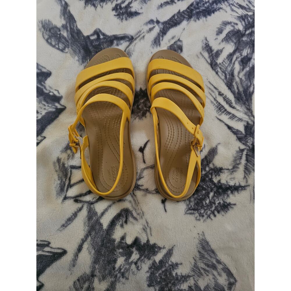 Women's size 7 croc sandals